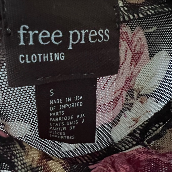 NWT Free Press Clothing floral mesh top with mock turtleneck. Size small - Picture 9 of 9